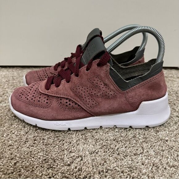 New Balance 1978 Burgundy and White Women’s Size 5.5 - Picture 1 of 9